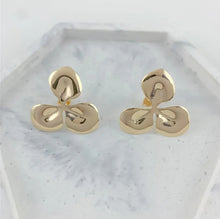 Load image into Gallery viewer, BRINCO PÉTALA ORGÂNICO
